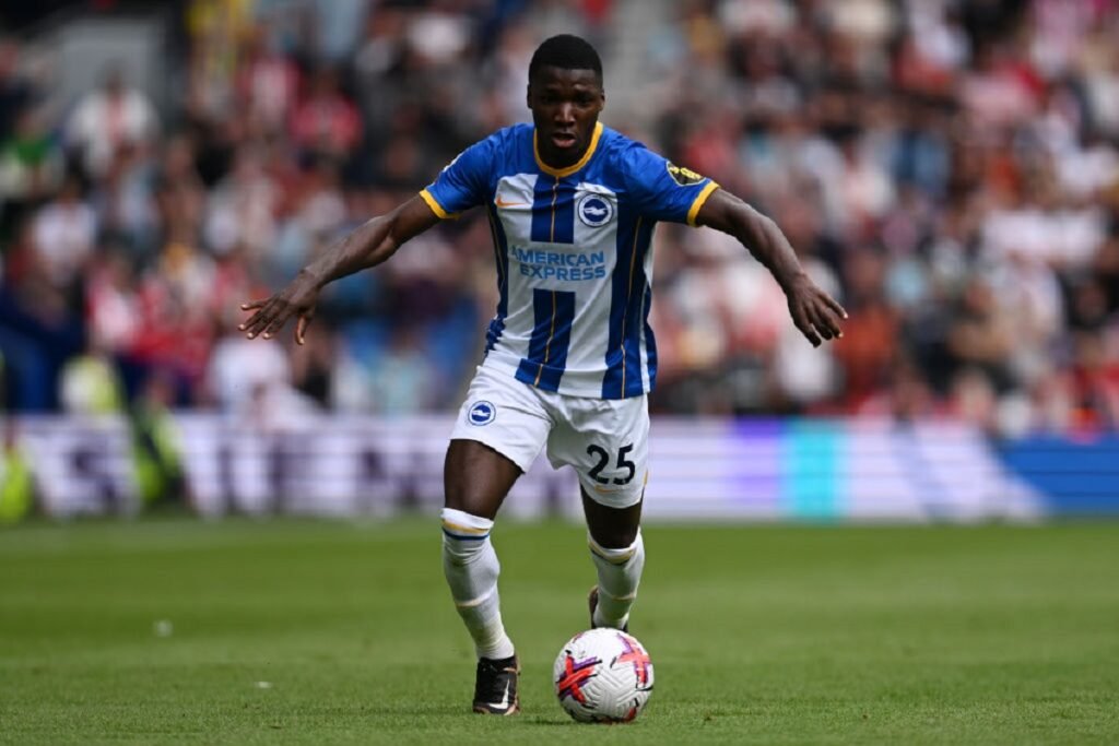 Moises Caicedo playing for Brighton.