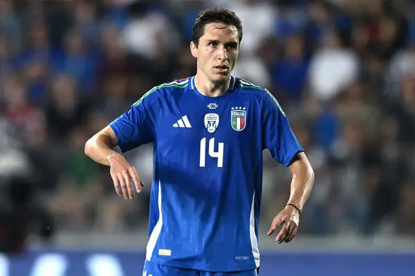 ‘Would Be So Underwhelming’ ‘Way Too Injury Prone’ Fans Unimpressed As Liverpool Join Race For £34M Rated Italian