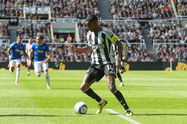 Liverpool Sign £150M Striker And Snap Up England International: Dream Lineup If Transfer Rumours Are True