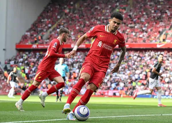 Sky Germany: €70m Liverpool Star “Open To Leaving” Amid Bayern And Barcelona Interest