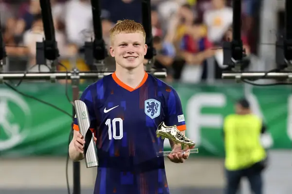 Liverpool Are Pursuing Dutch Wonderkid But Chelsea And Spurs Are ‘At The Front Of The Queue’ – Report