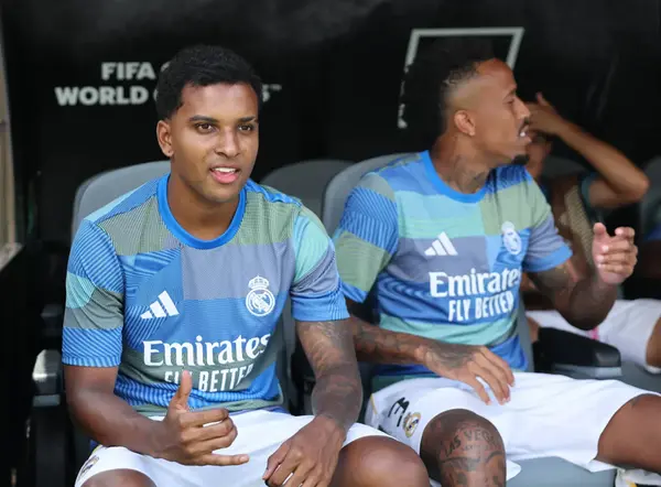 “He’s Basically Been Telling People…” –  Journalist Reveals What Rodrygo’s Agent Has Had To Say About Liverpool Move