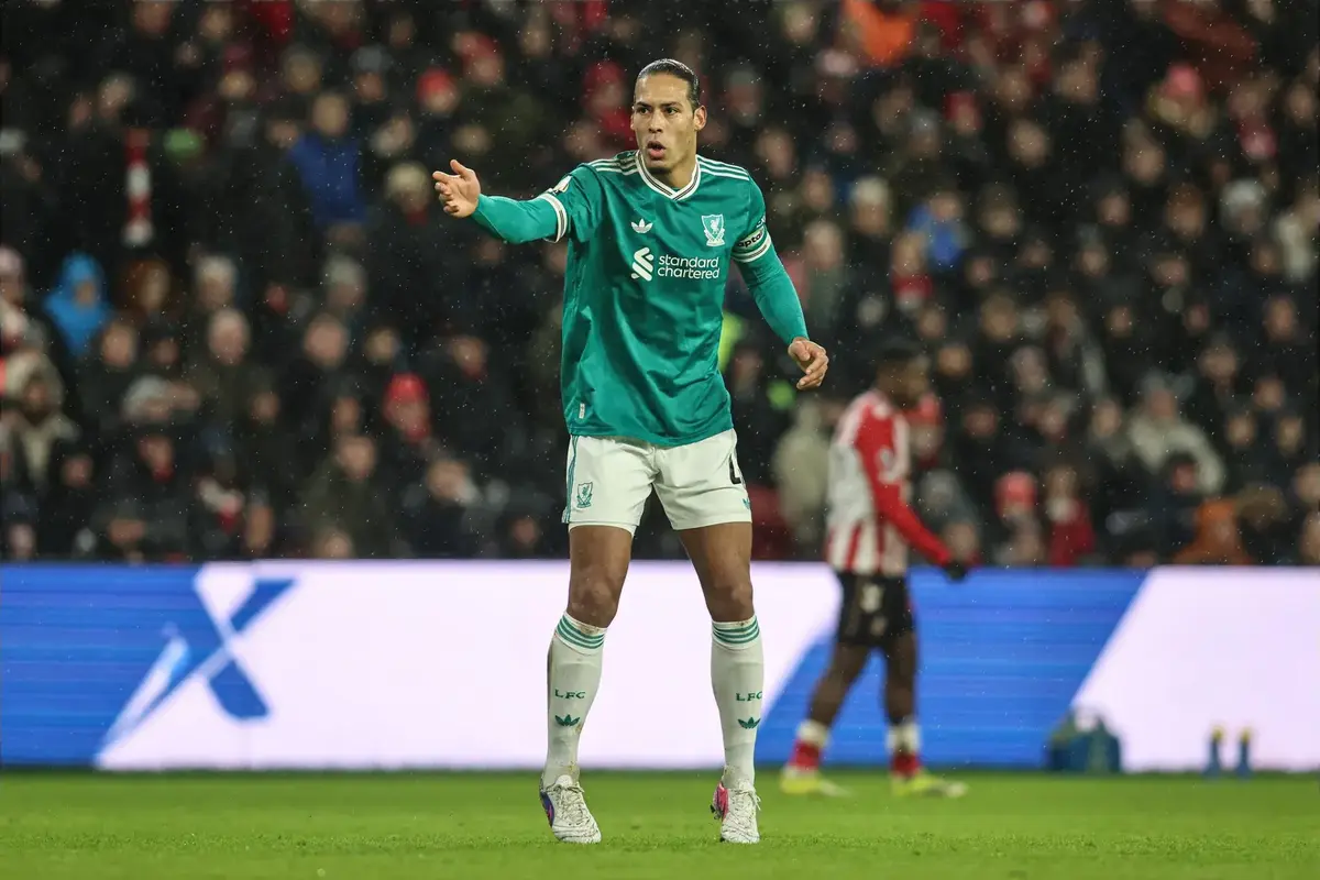 £48m Van Dijk Replacement “Hestitant” To Sign New Contract Keeping Liverpool & Real Madrid on Alert