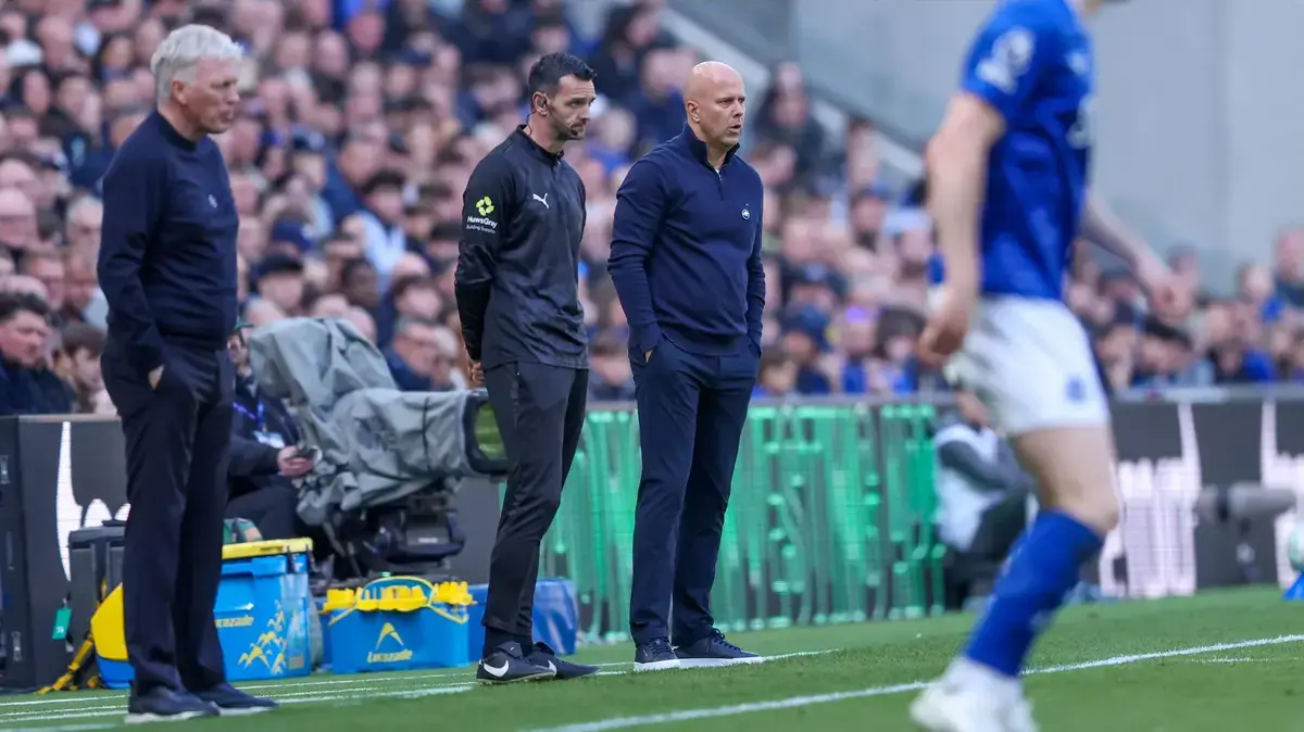 Ruud Gullit Slams “Ridiculous” Claim He Has Heard About Arne Slot Amid Speculation About His Liverpool Future
