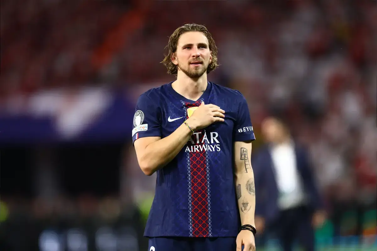 ‘Liverpool Should Be All Over This’ ‘Take Him’ Fans React As Reds And Chelsea Are “Offered” PSG Star